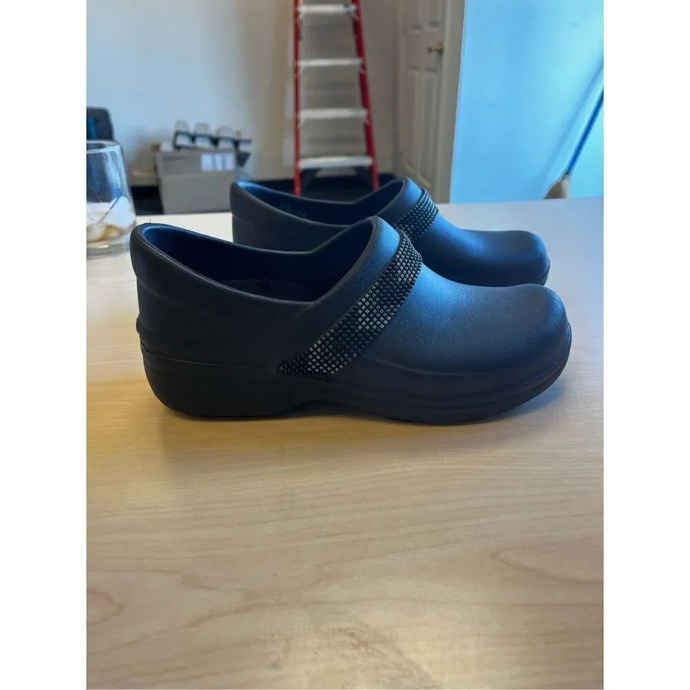 Crocs Black Neria Pro II Clog sz 7 EUC